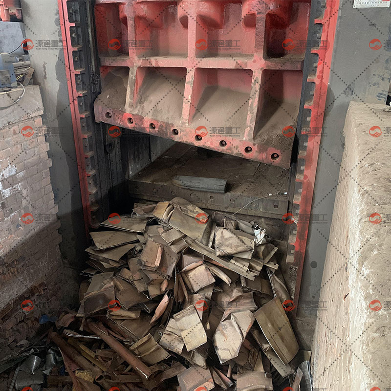 موقع إنتاج آلة قص الفولاذ الهيدروليكية