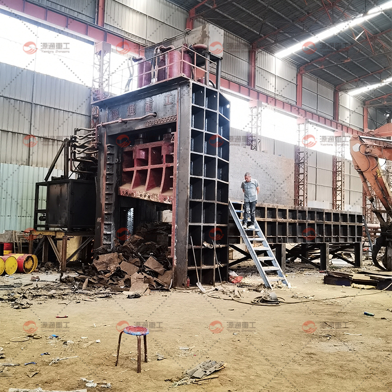 آلة القص العملاقة الهيدروليكية