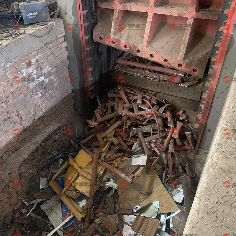 موقع إنتاج آلة قص الفولاذ الهيدروليكية