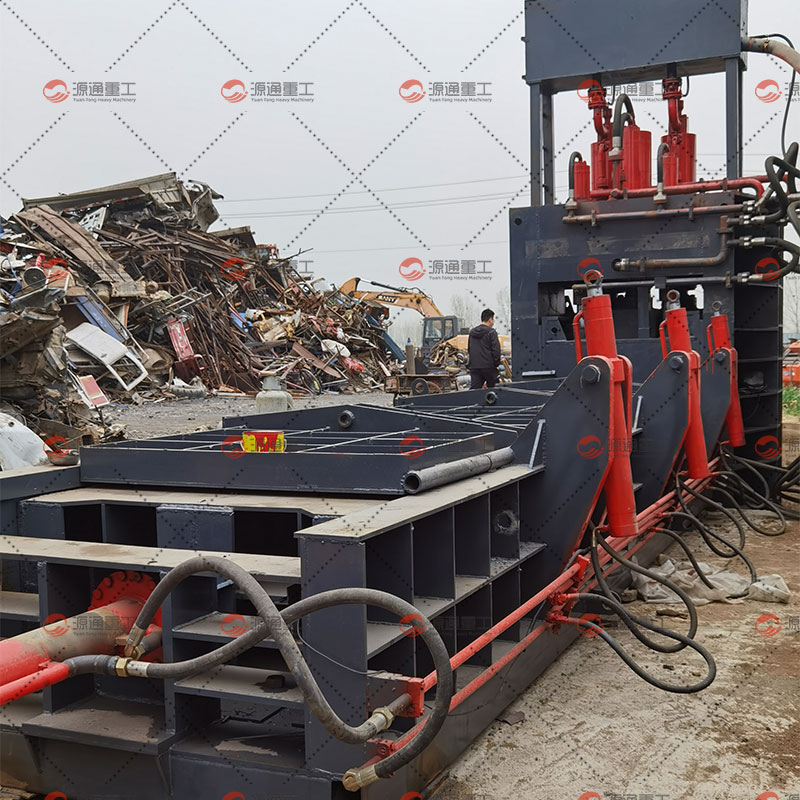 مقص جسري متعدد السكاكين