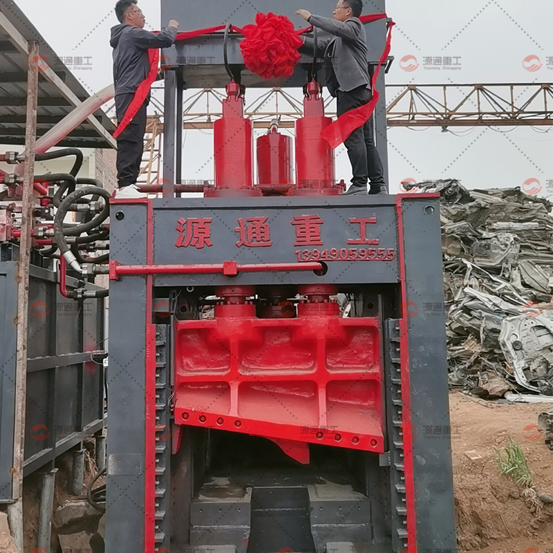 مقص جسري متعدد السكاكين